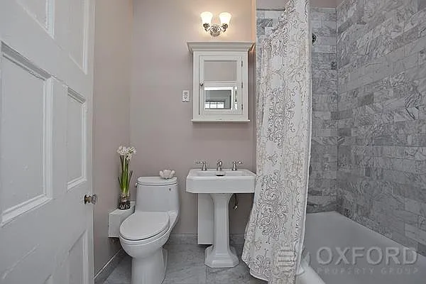 Rented by Oxford Property Group | media 42