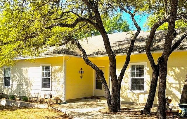 1st image of 530 Live Oak Dr