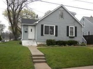 526 Lindbergh Ct, Elgin, IL 60123