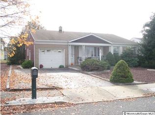 8 Duxbury Rd, Toms River, NJ 08757