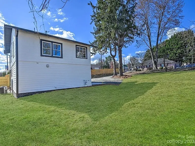 1016 Patton St — Photo 20