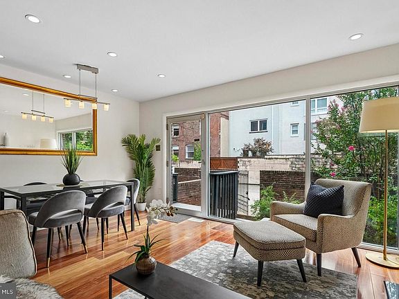 5th image of 1732 Lombard St