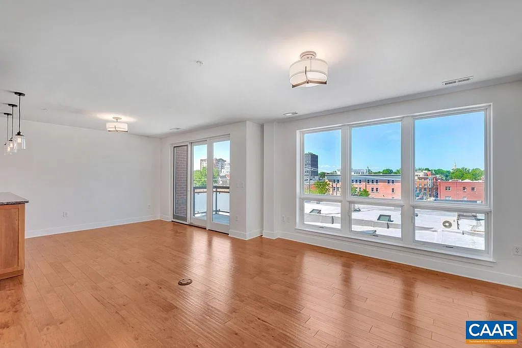 1 bed, 1.0 bath, 865 sqft, $2,500 — Photo 2