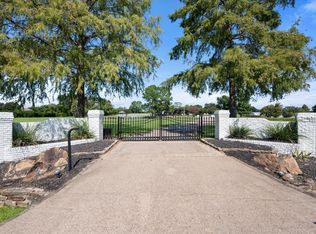 2 Woodland Dr, Mansfield, TX 76063