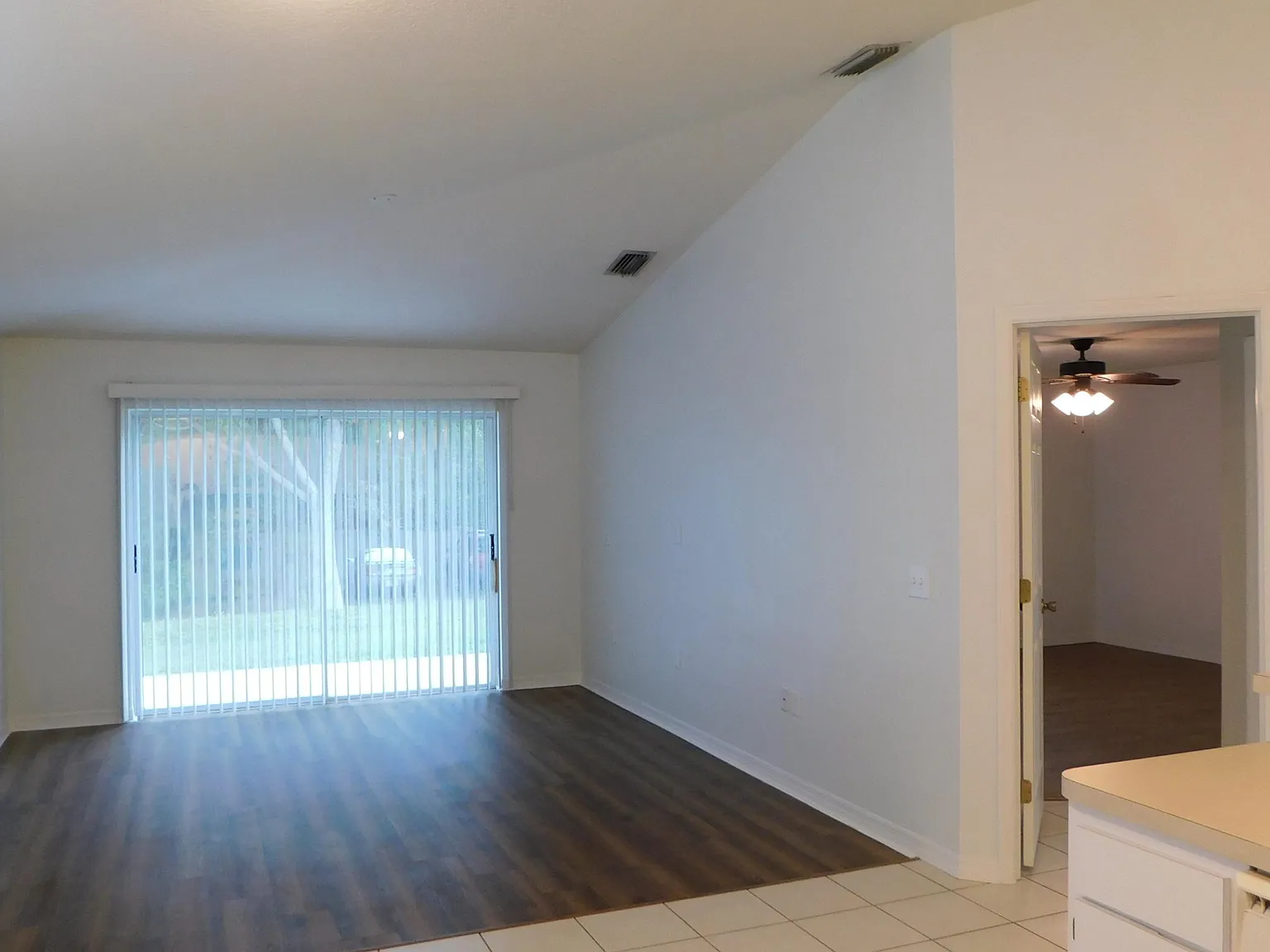 3 bed, 1262 sqft, $1,939 — Photo 3