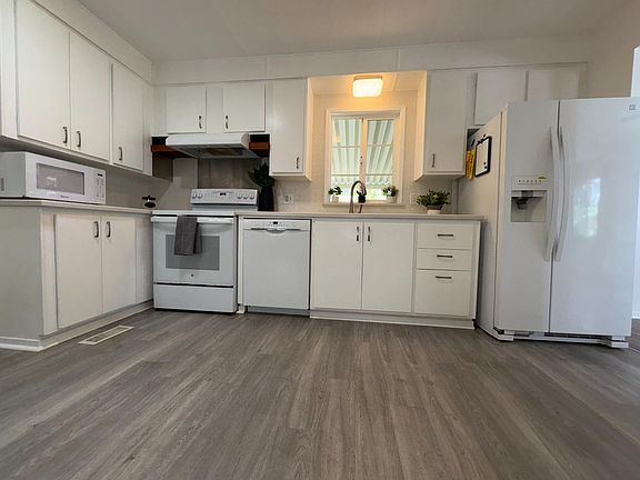 2nd image of 10180 Stone Arch Dr