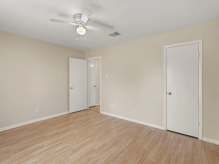 2911 Garden Ln — Photo 17