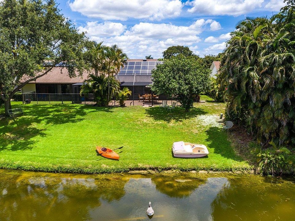 1st image of 1369 Riverside Cir