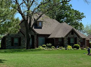 22013 Countryside Dr, Claremore, OK 74019