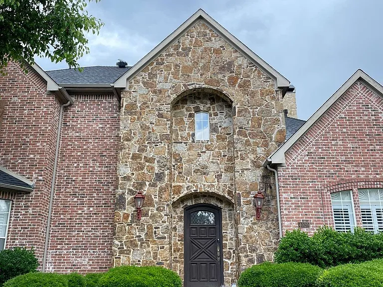 4020 Oakmeadow Dr — Photo 1