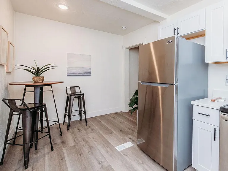 2213 Jackson Ave #1 — Photo 9
