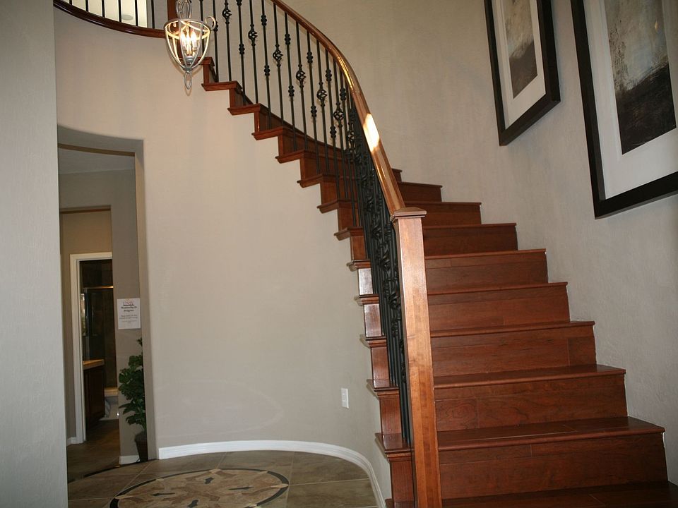MODEL entryway