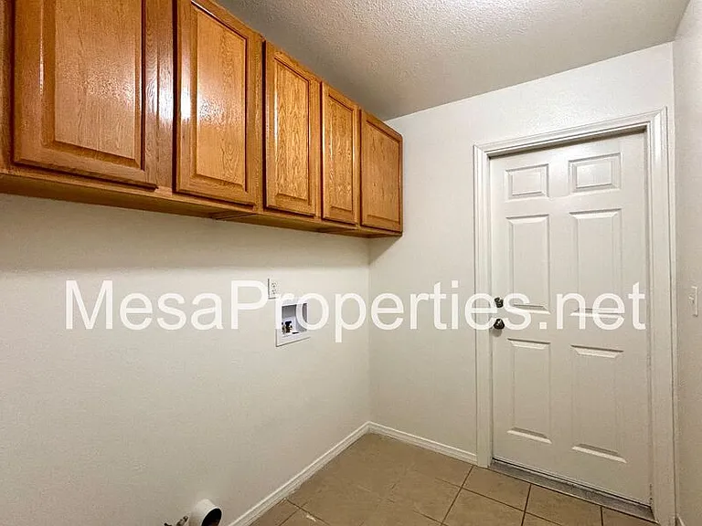 16653 Sholic St — Photo 24
