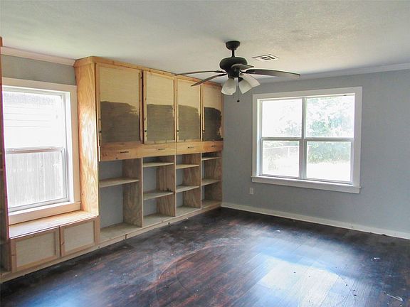 5th image of 608 Hayes St