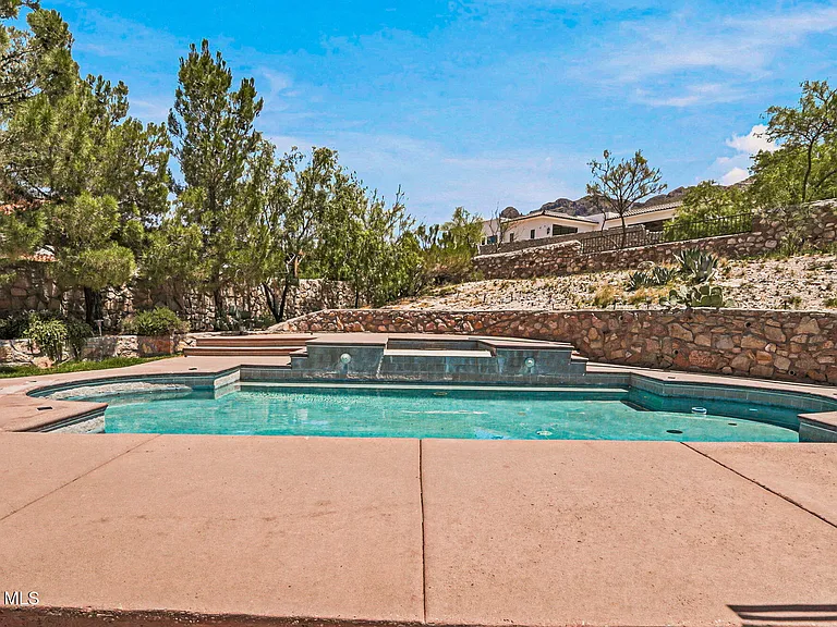 5601 Burning Tree Dr — Photo 58