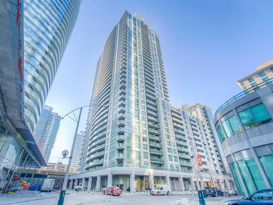 19 Grand Trunk Cres #3315