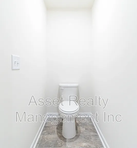 2076 Southwood Cir — Photo 27