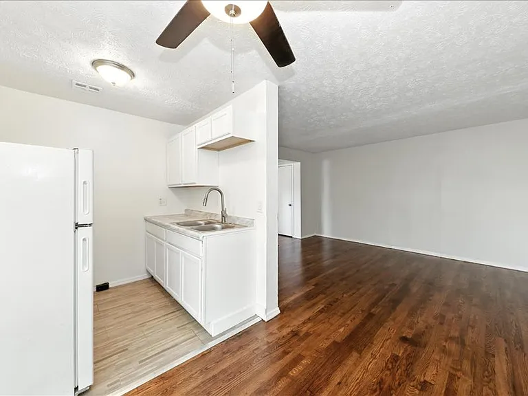 2145 Harrison Ave #16 — Photo 7