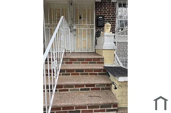 Building Photo - 1320 Commonwealth Ave #1F