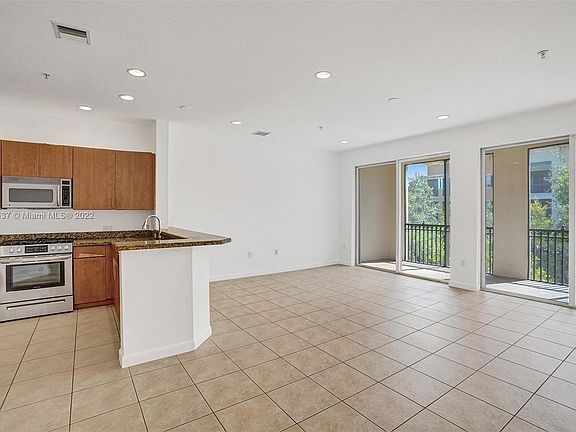 3rd image of 2925 NW 126th Ave #1-321