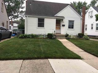 8240 Standard Ave, Center Line, MI 48015