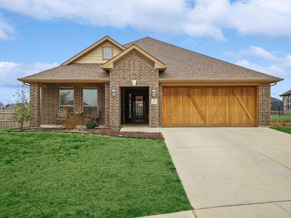 1st image of 3141 Greenway Dr