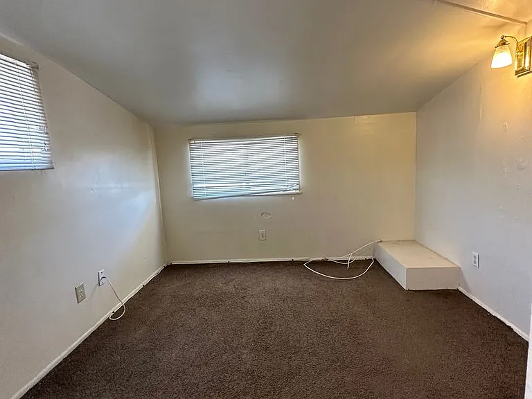 725 1/2 Kern St #B — Photo 10