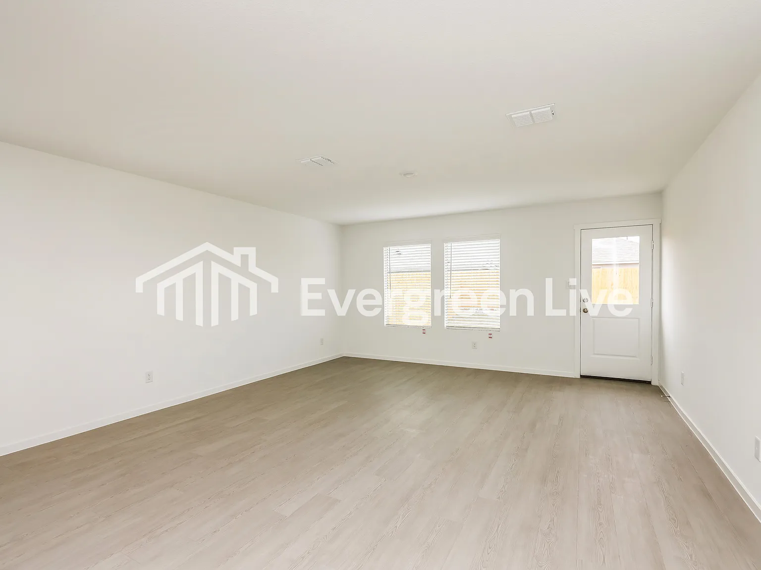3 bed, 2.0 bath, 1522 sqft, $1,745 — Photo 3