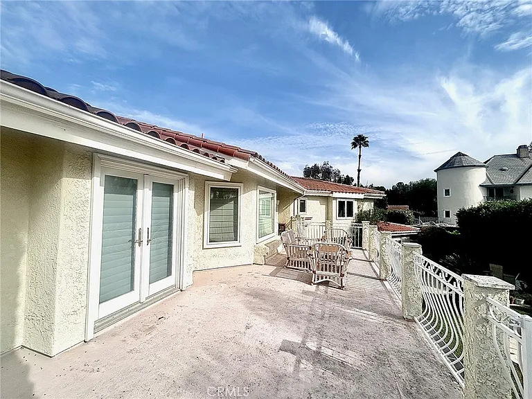 289 S Owens Dr — Photo 31