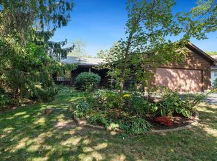 204 King Henry Rd SE, Poplar Grove, IL 61065