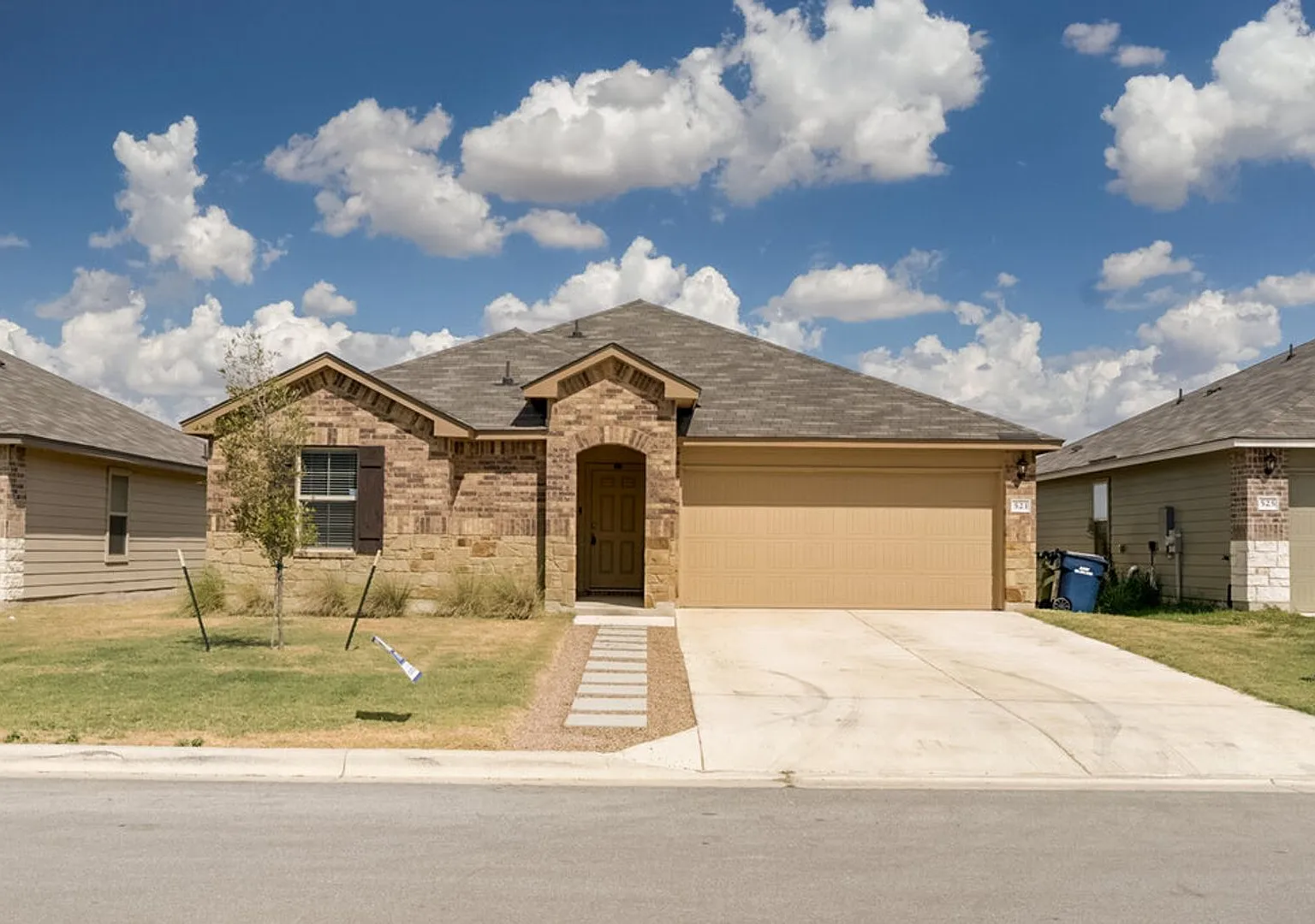 521 Anconia Ct, Jarrell, TX 76537 — Photo 1