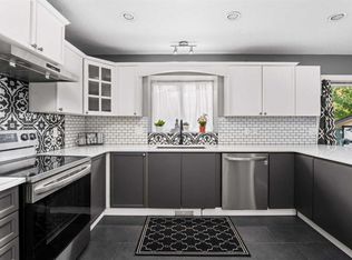 2034 E Luxstone Blvd SW, Airdrie, AB T4B0A4