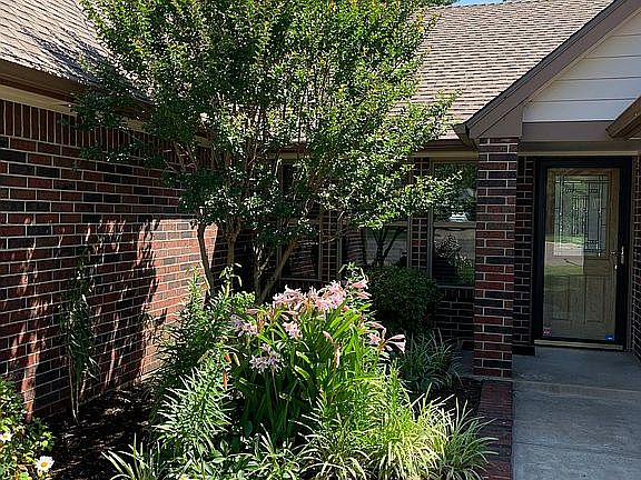 5th image of 1905 Inglewood Dr