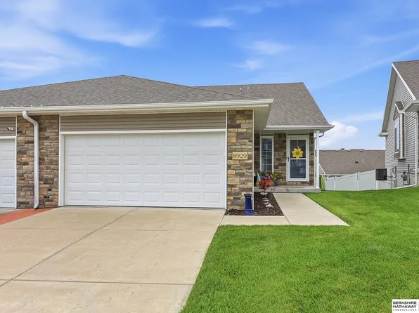 8929 Buckshot Rd, Lincoln, NE 68507