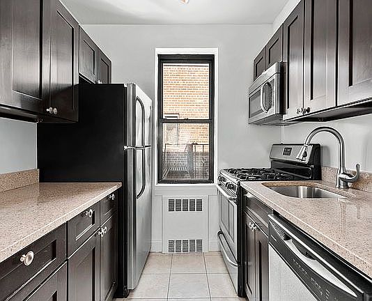 4th image of 54 E 8th St #6N