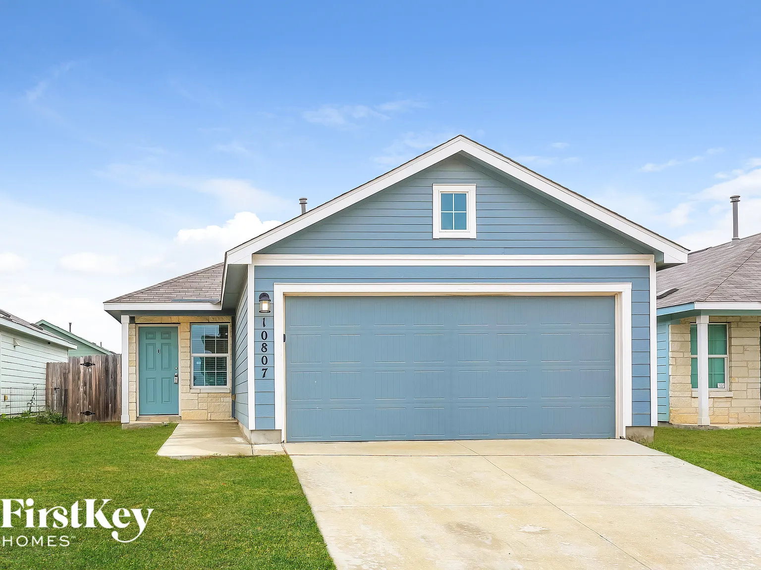 3 bed, 2.0 bath, 1016 sqft, $1,635 — Photo 1