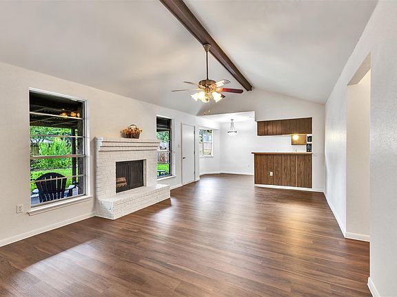4th image of 2127 Whiteback Dr