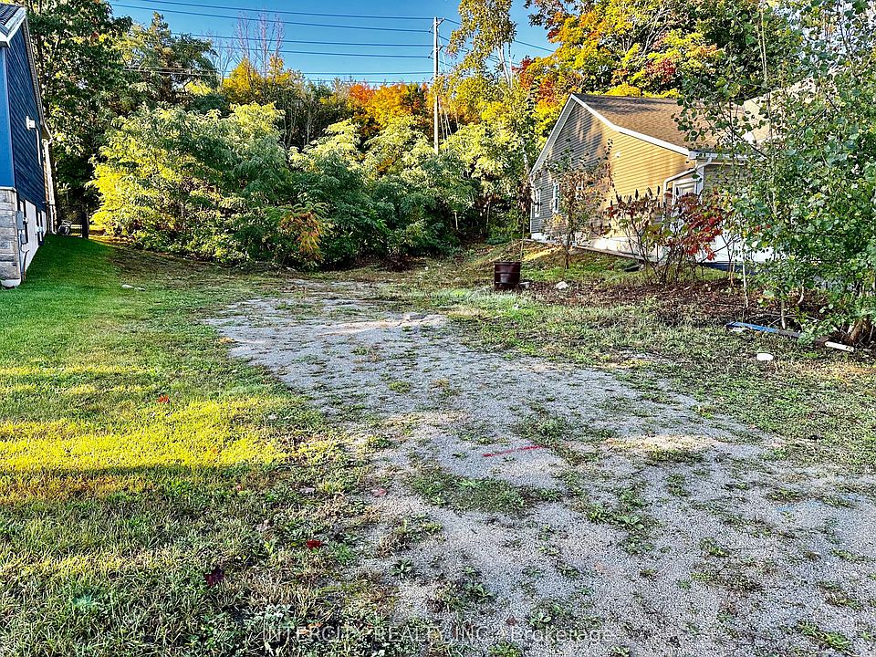 2nd image of 560 Taylor Dr