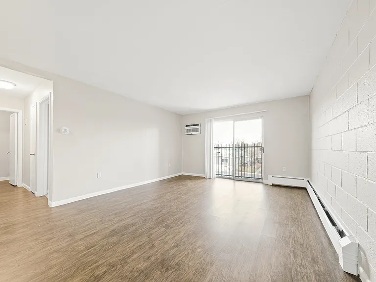 Tailwinds Apartments — Photo 49