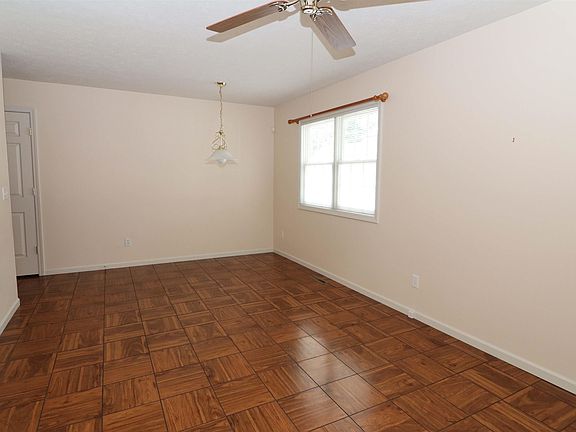5th image of 206 Ashbury Ct