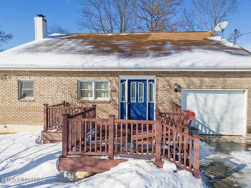 3rd image of 140 Gullott Drive