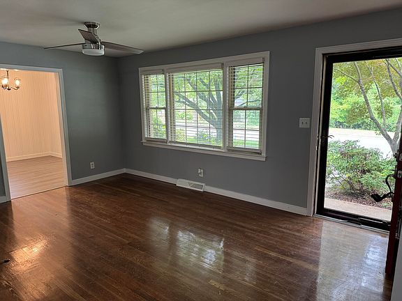 3rd image of 210 N Woodberry Ave