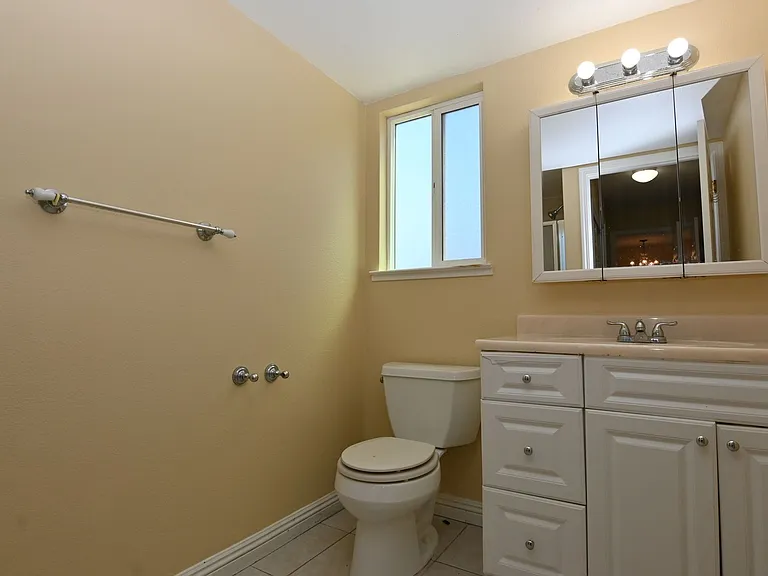 398 Roan St — Photo 15