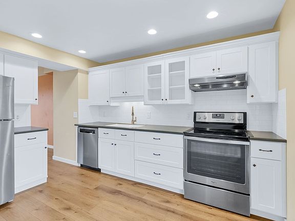 3rd image of 1195 Bear Mountain Dr APT C