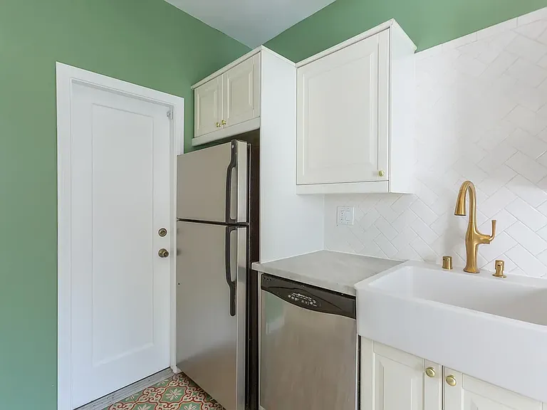 8491 Fountain Ave — Photo 34