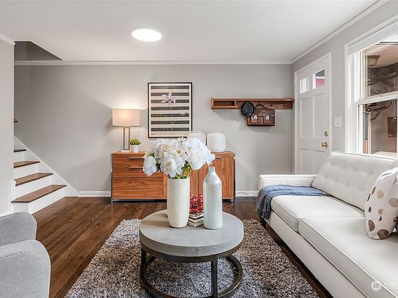 5th image of 1604 1/2 15th Avenue