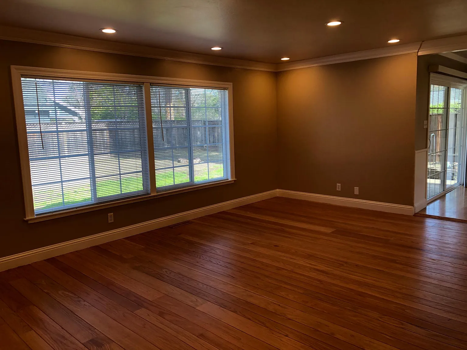3 bed, $4,500 — Photo 4