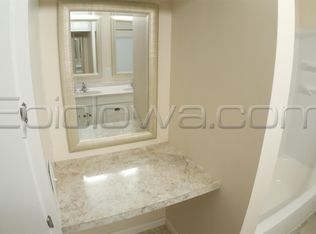 2237 C Ave NW, Cedar Rapids, IA 52405