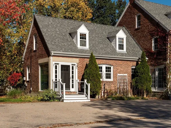 17 Grape Street, Newmarket, NH 03857