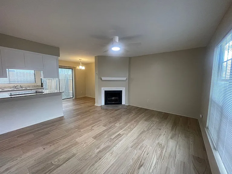 176 Settlers Bnd — Photo 2